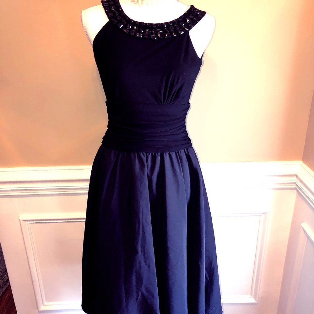💥 HOST PICK!💥 Elizabeth Howard Jewel Neck …